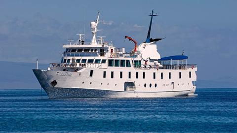 Luxury La Pinta Cruise Galápagos Islands Ecuador